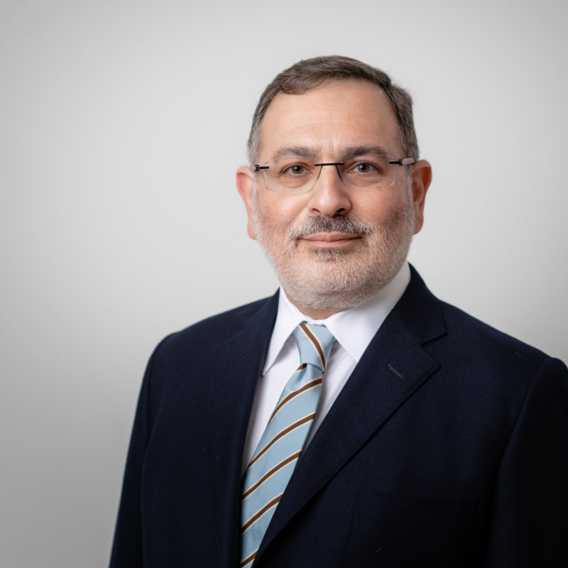 Neurochirurg Dr. med. Ethan Taub